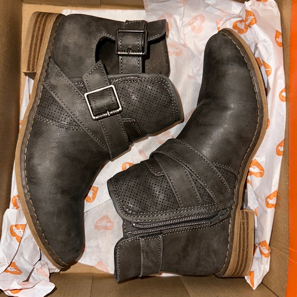 Rocket Dog Woman’s Ankle Boots size 7